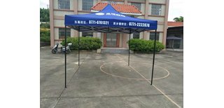 南寧廣告?zhèn)?戶外擺攤遮陽(yáng)防雨的得力助手